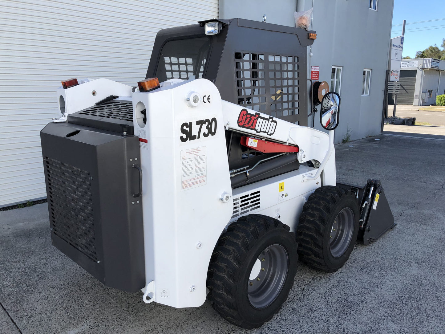 Bobcat Hitch Skid Steer SL730 by Ozziquip with 4 in 1 Bucket image 5