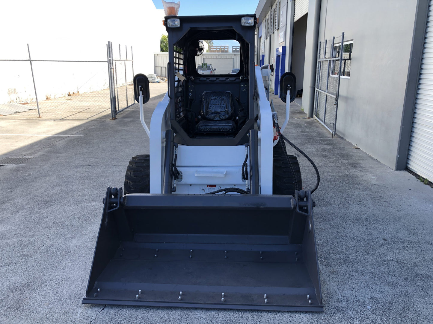 Bobcat Hitch Skid Steer SL730 by Ozziquip with 4 in 1 Bucket image 8