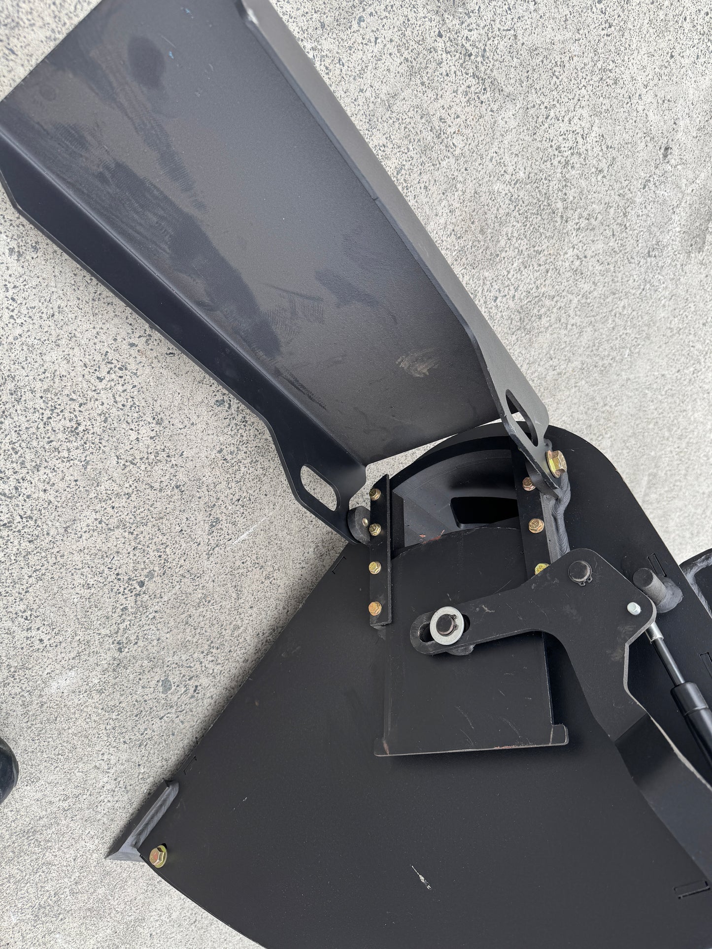 Ozziquip Hydraulic Mixing Bucket for Mini Loader