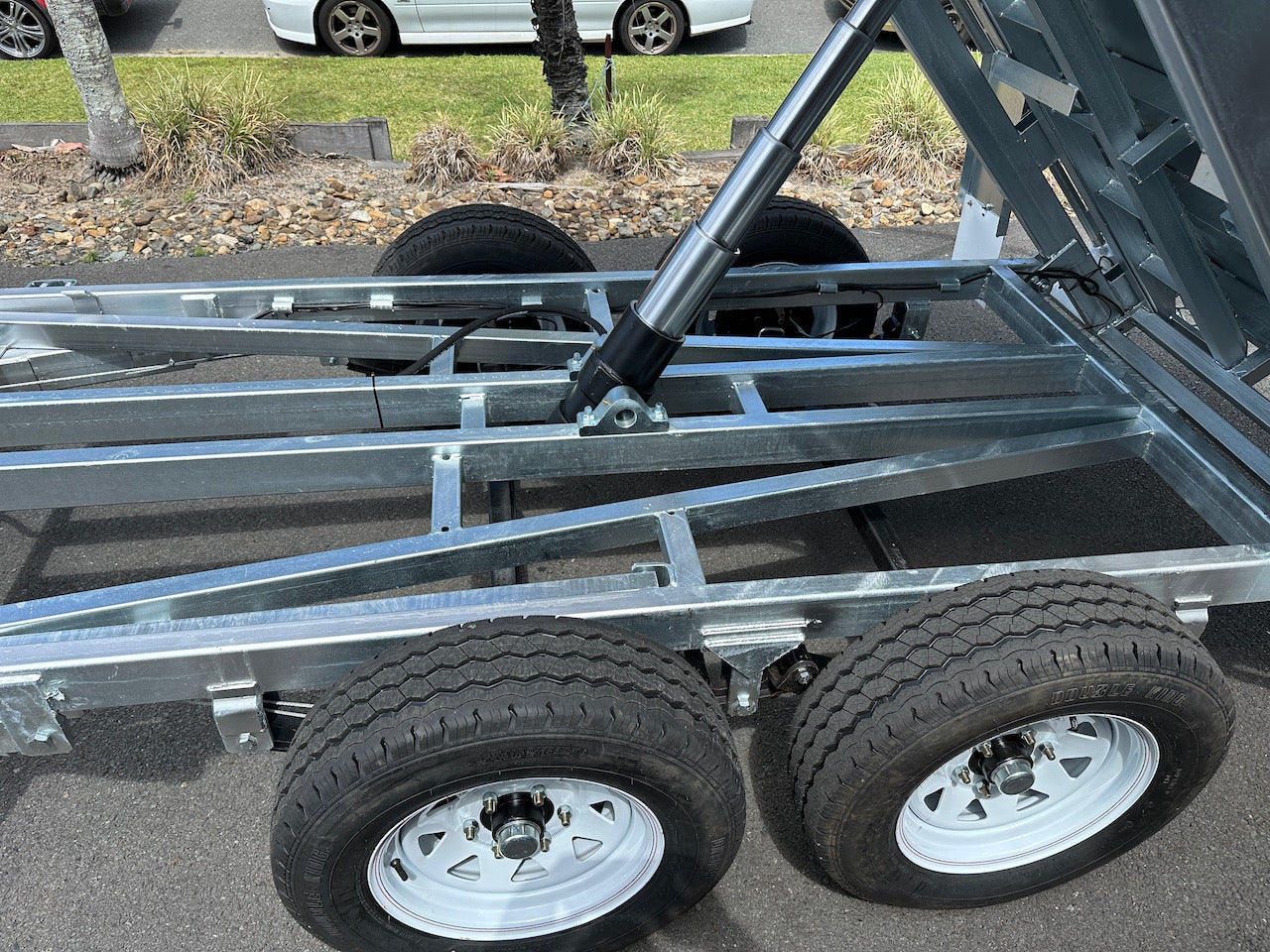 Ozzi Trailers 10×6 Flat Top Hydraulic Tipper
