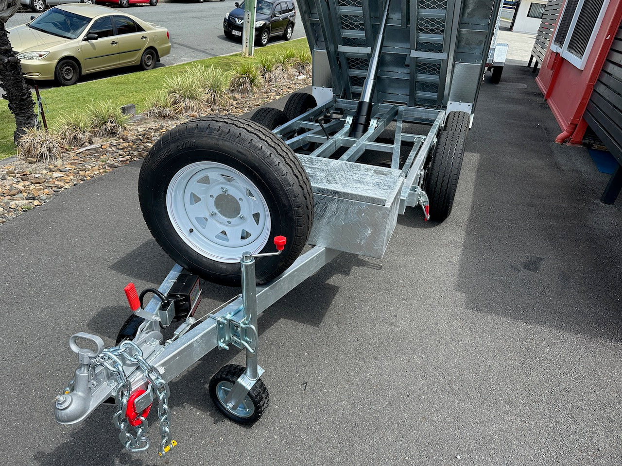 Ozzi Trailers 10×6 Flat Top Hydraulic Tipper