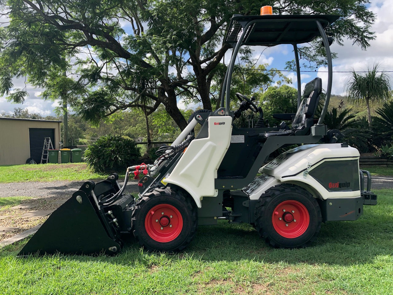 Ozziquip AL20 Mini Articulated Wheel Loader