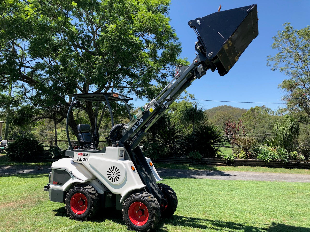 Ozziquip AL20 Mini Articulated Wheel Loader