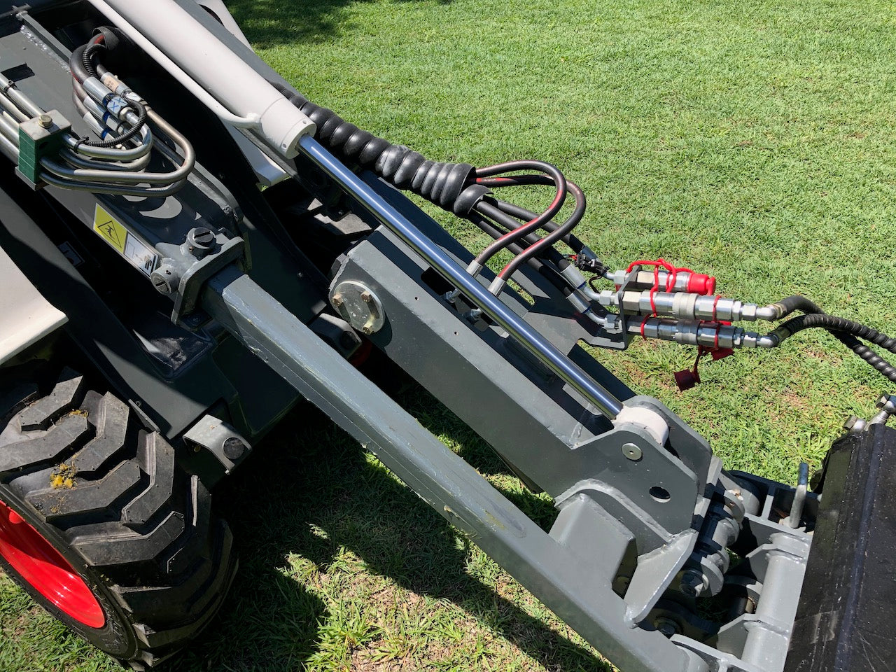 Ozziquip AL20 Mini Articulated Wheel Loader