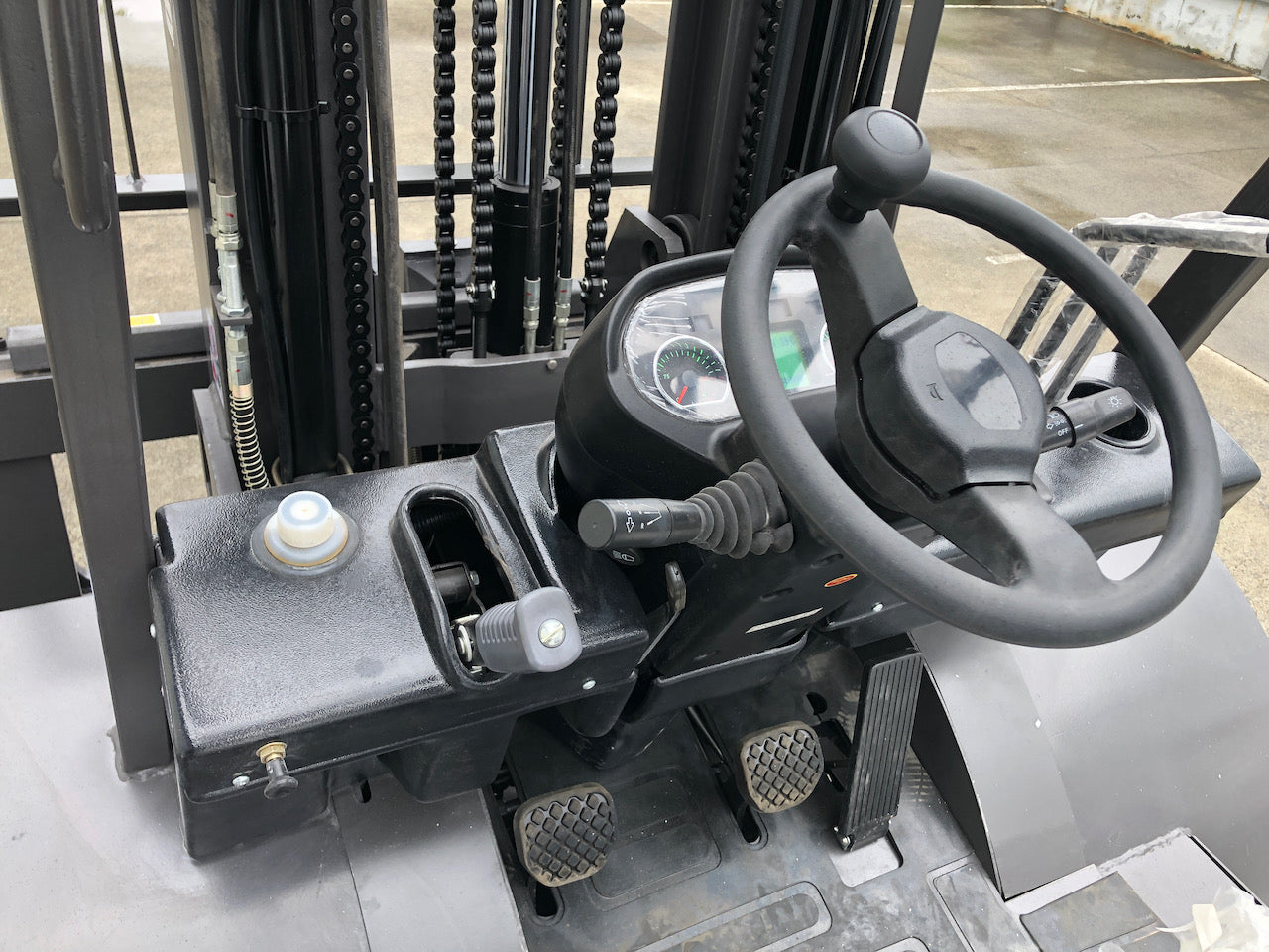 Ozziquip Terrain Forklift 3500kg with 3 Stage Container Mast