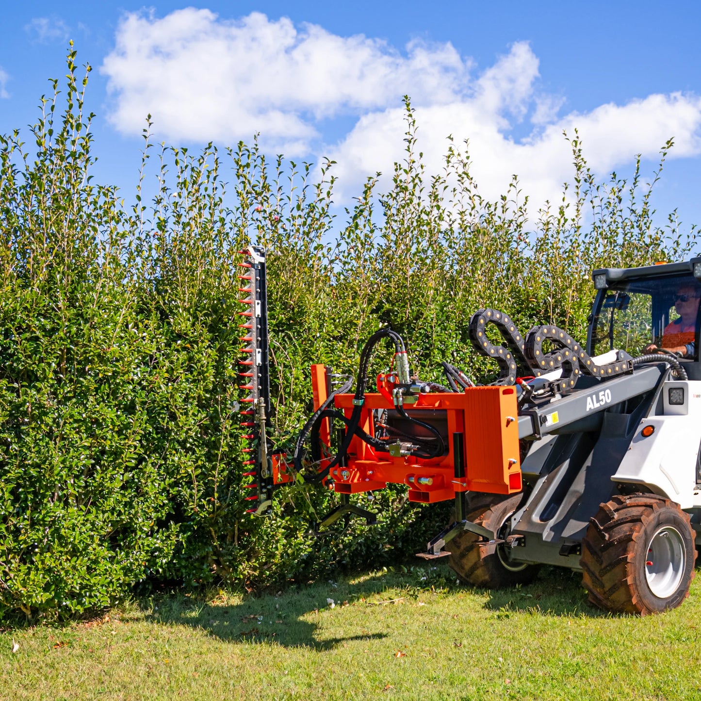 Ozziquip Hydraulic Hedge Cutter