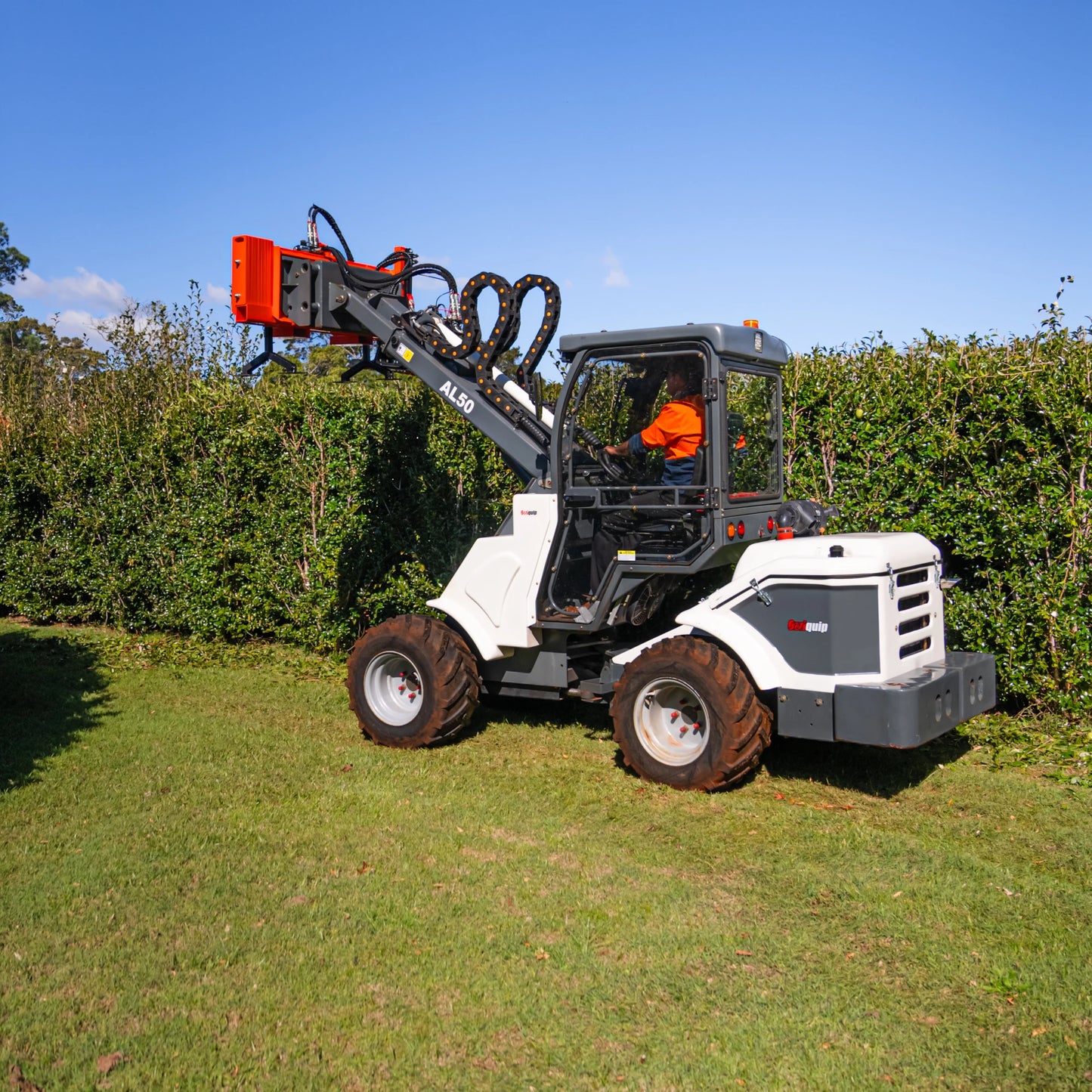 Ozziquip Hydraulic Hedge Cutter