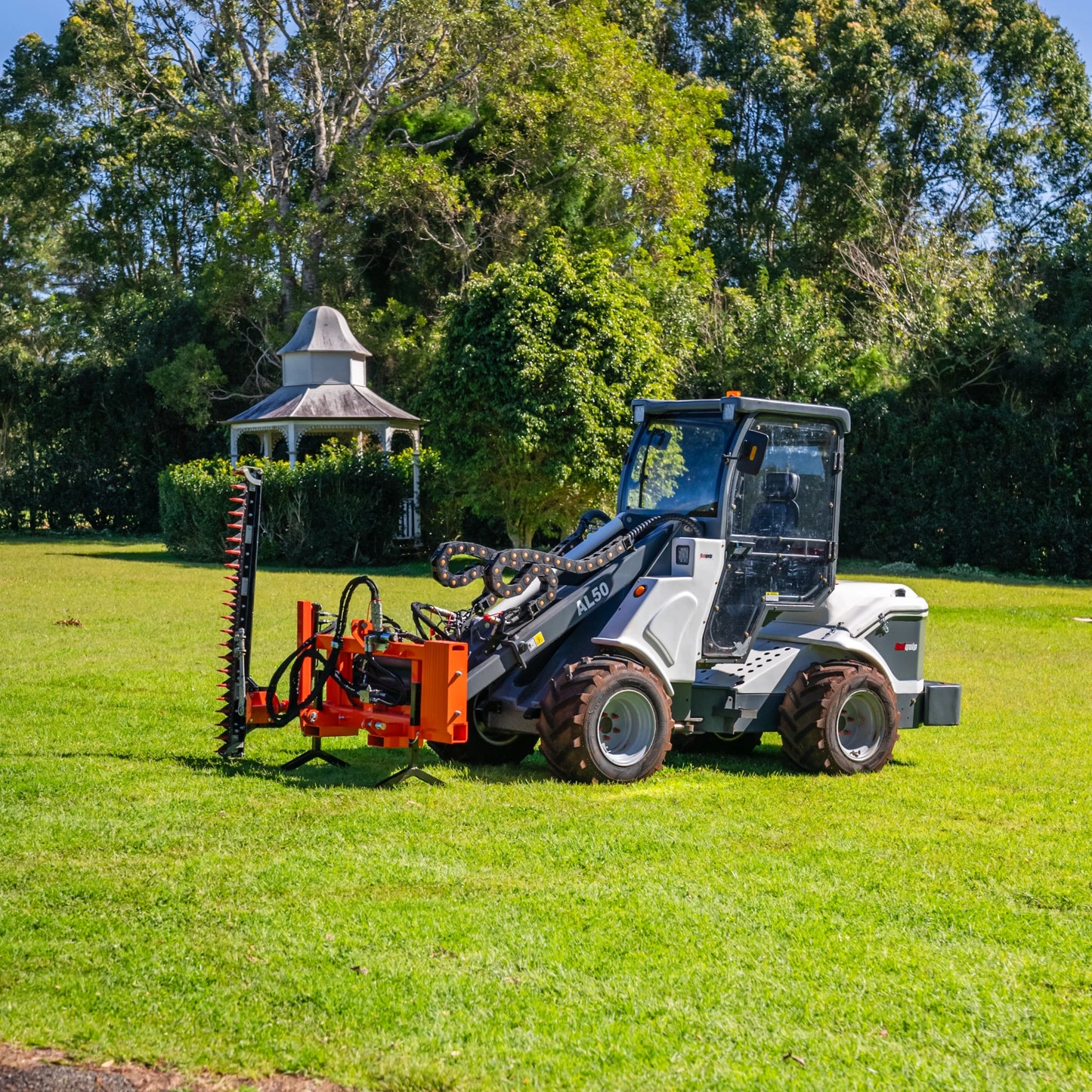 Ozziquip Hydraulic Hedge Cutter