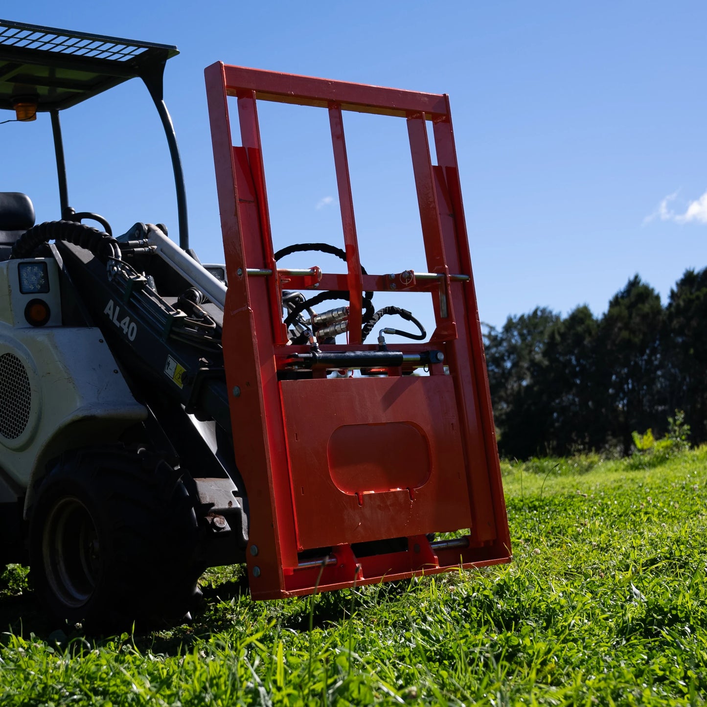 Side-Shift Flip-Up Pallet Forks for Mini Loaders