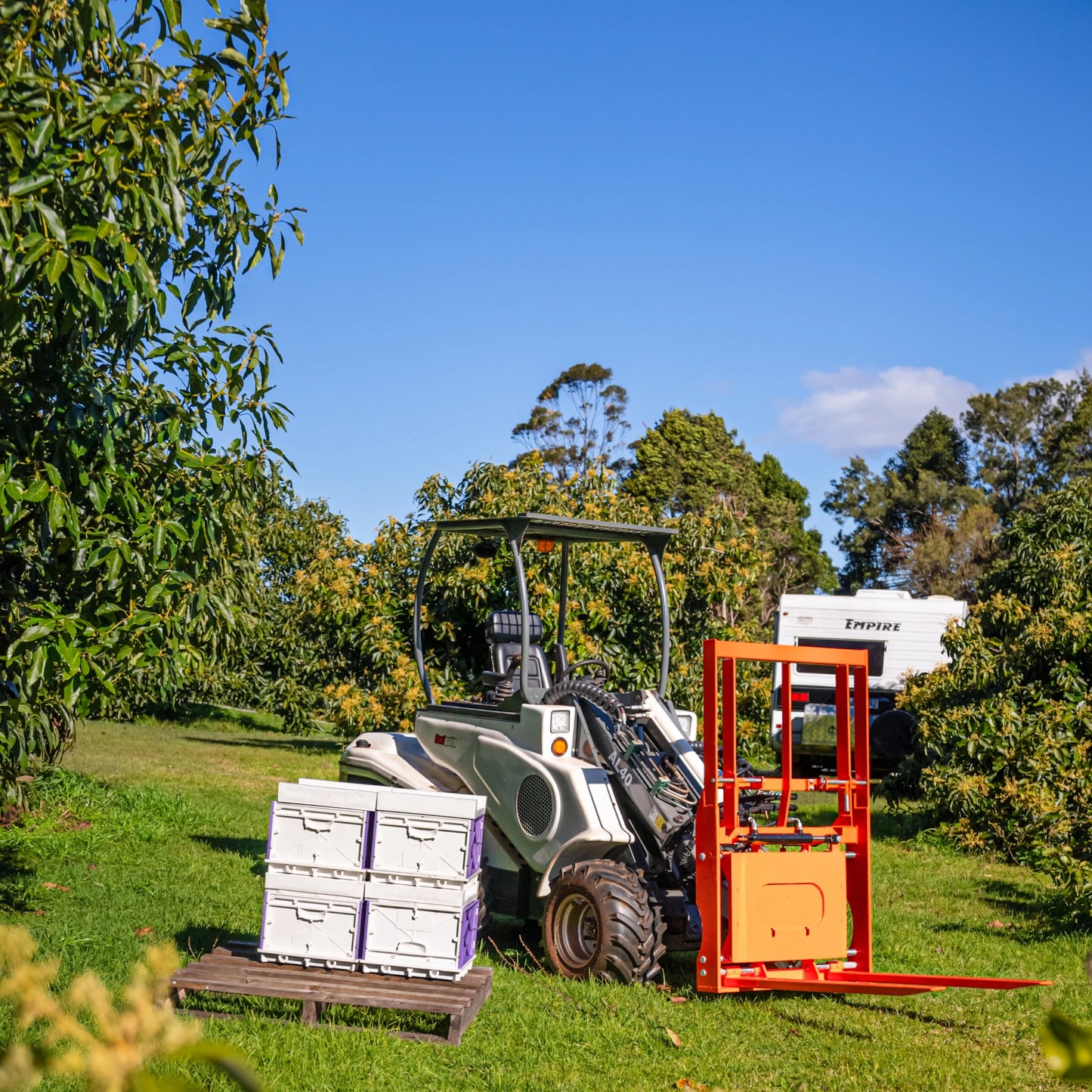Side-Shift Flip-Up Pallet Forks for Mini Loaders