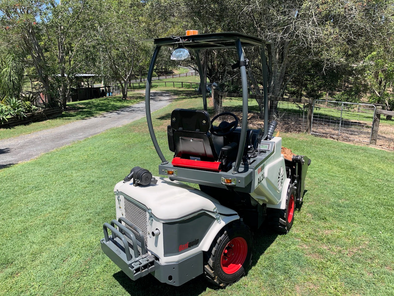 Ozziquip AL20 Mini Articulated Wheel Loader image 12