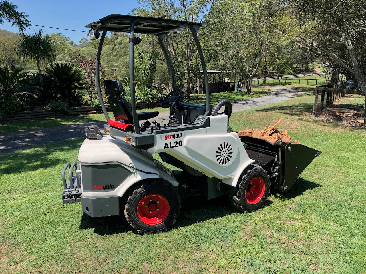 Ozziquip AL20 Mini Articulated Wheel Loader image 5
