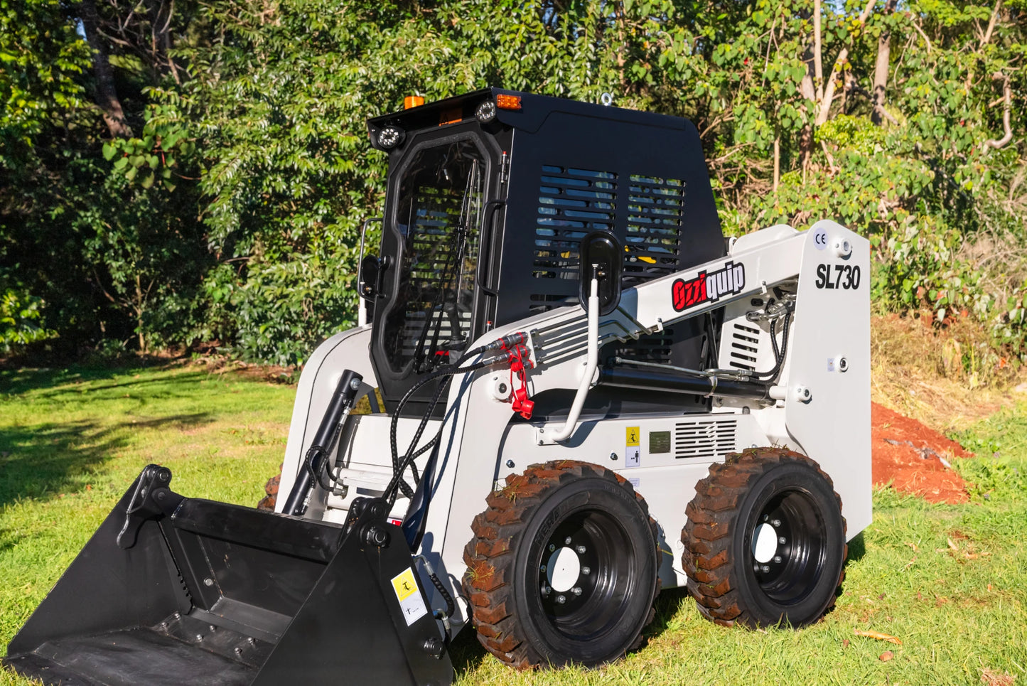 Ozziquip SL730 Skidsteer with Air Con Cab