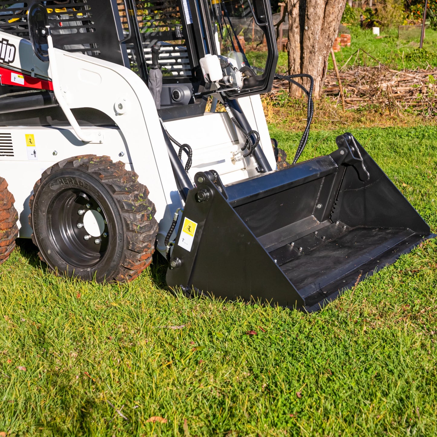 Ozziquip SL730 Skidsteer with Air Con Cab