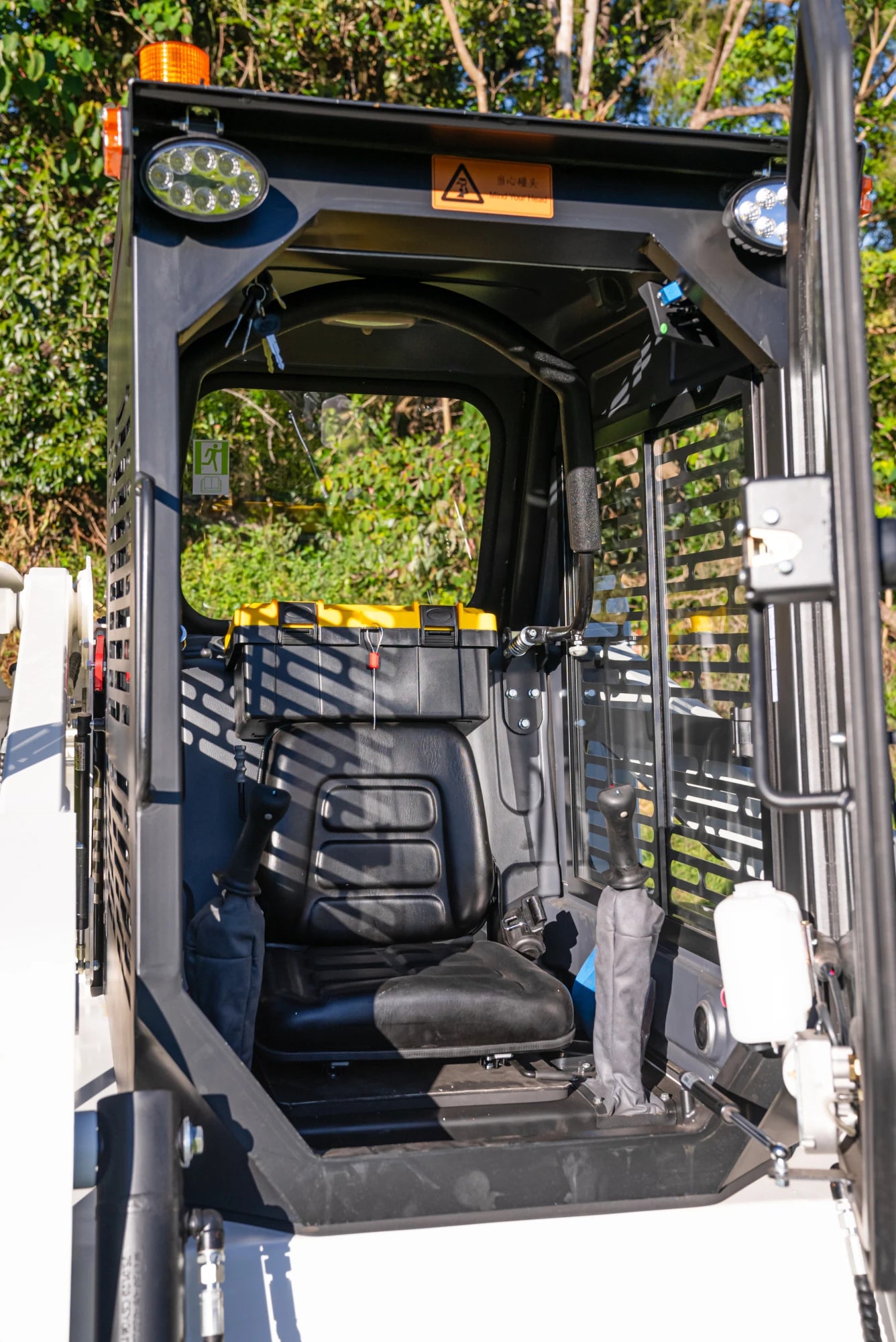 Ozziquip SL730 Skidsteer with Air Con Cab