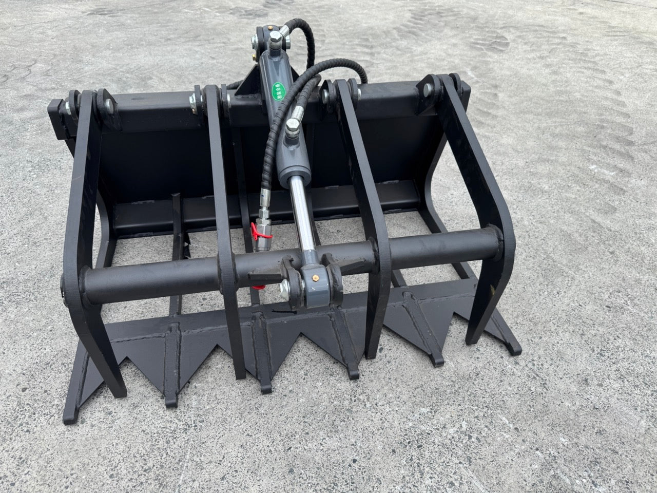 Ozziquip Hydraulic Grapple for Mini Loader
