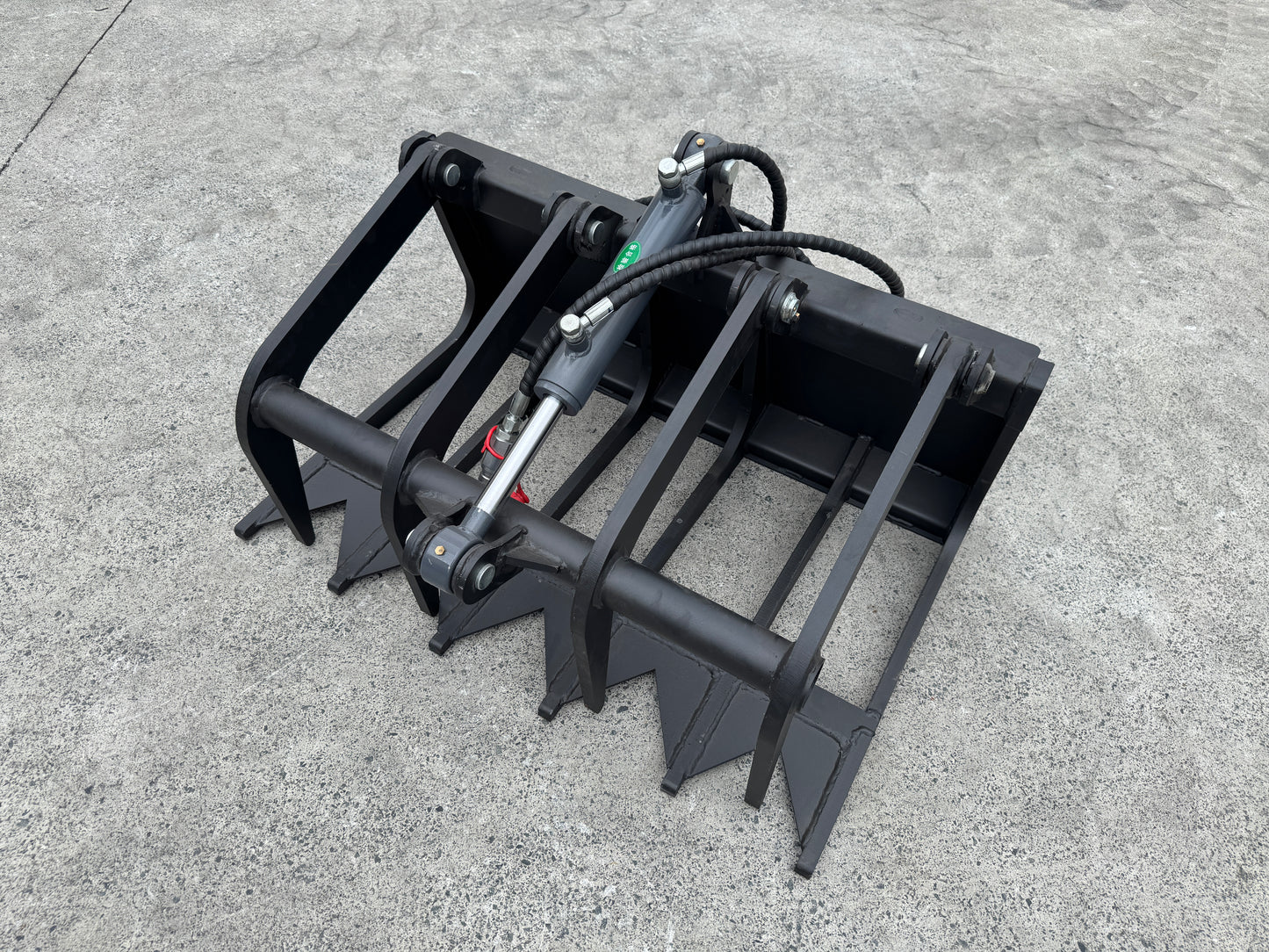 Ozziquip Hydraulic Grapple for Mini Loader
