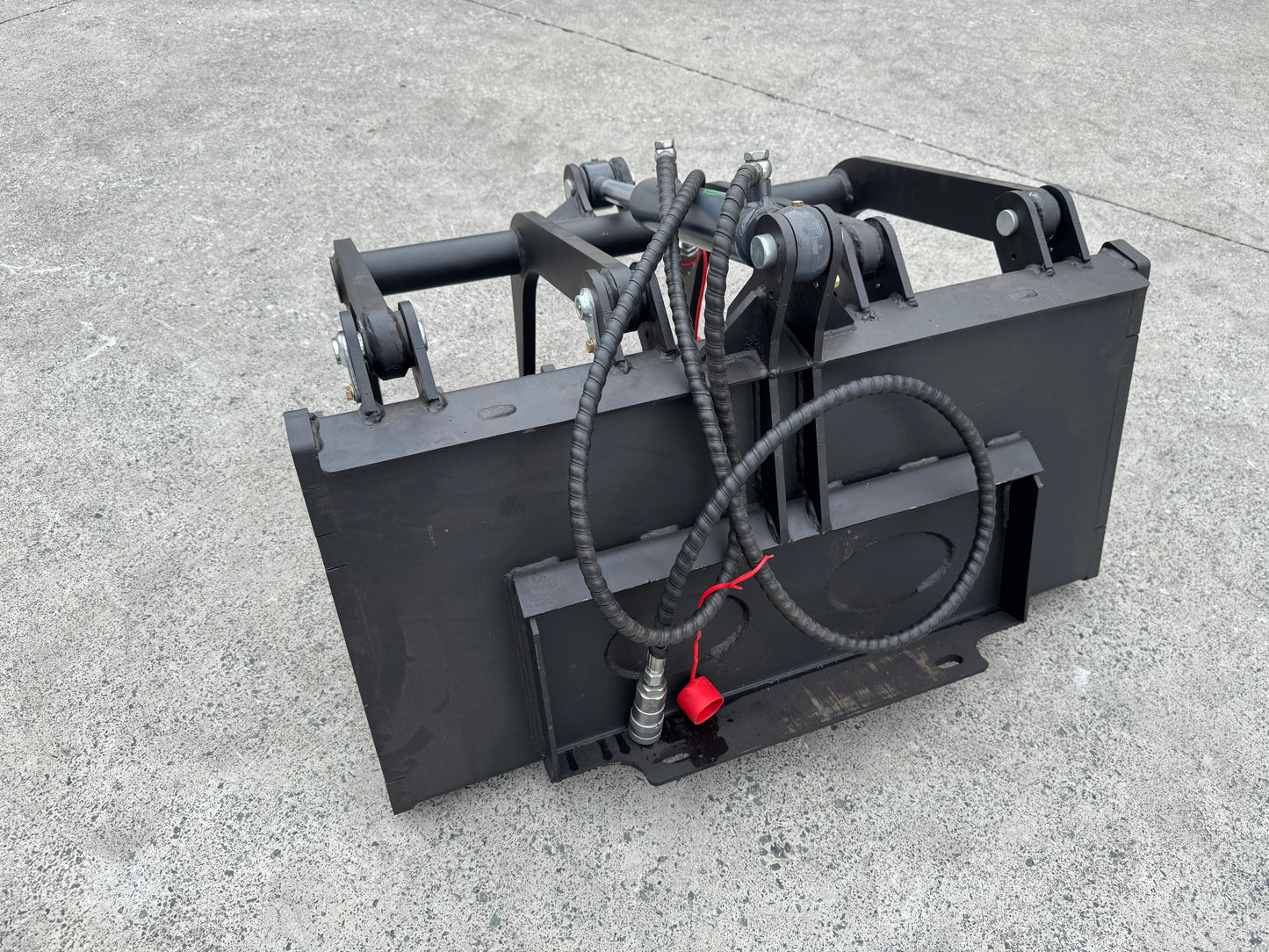 Ozziquip Hydraulic Grapple for Mini Loader