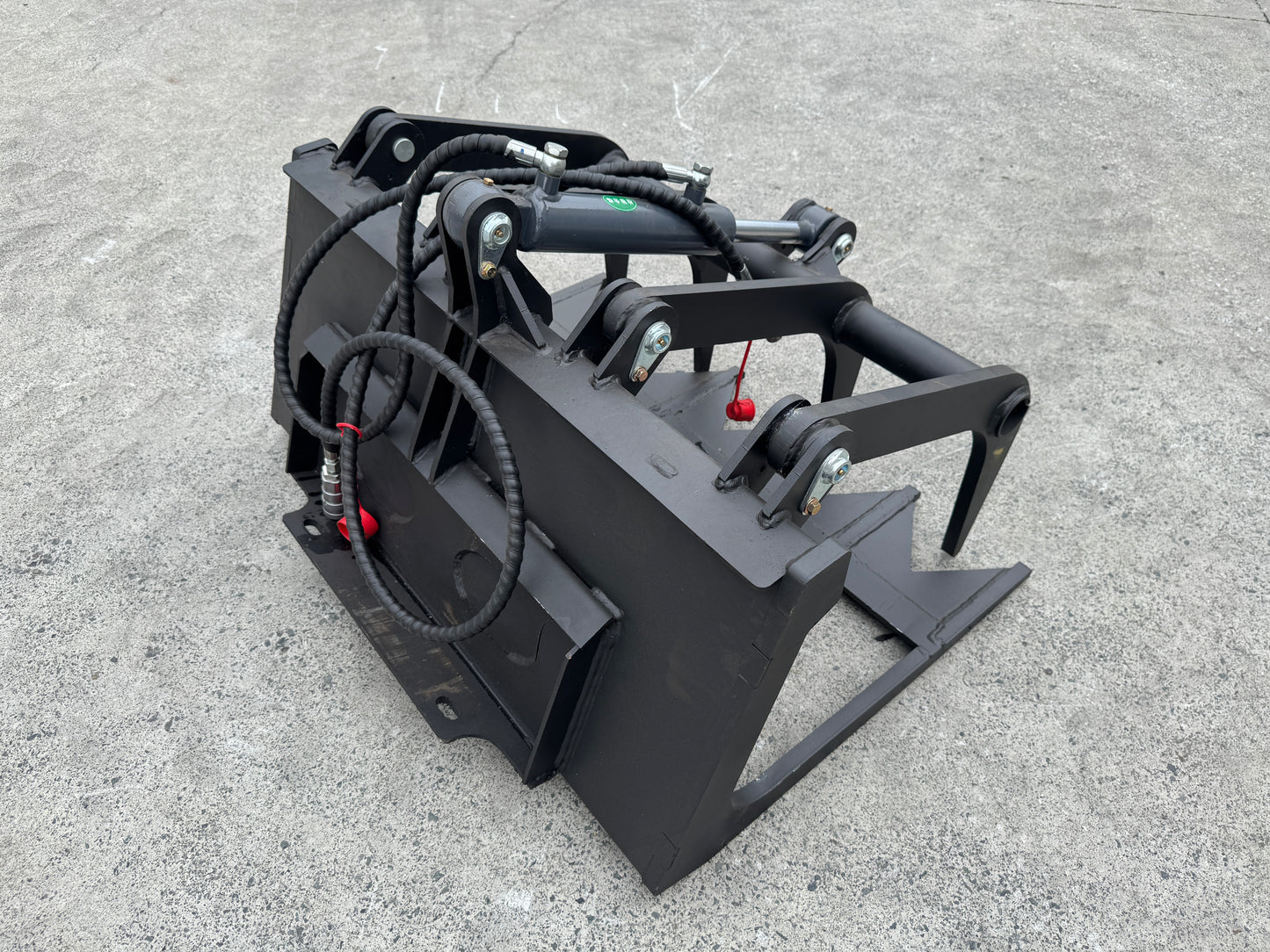Ozziquip Hydraulic Grapple for Mini Loader