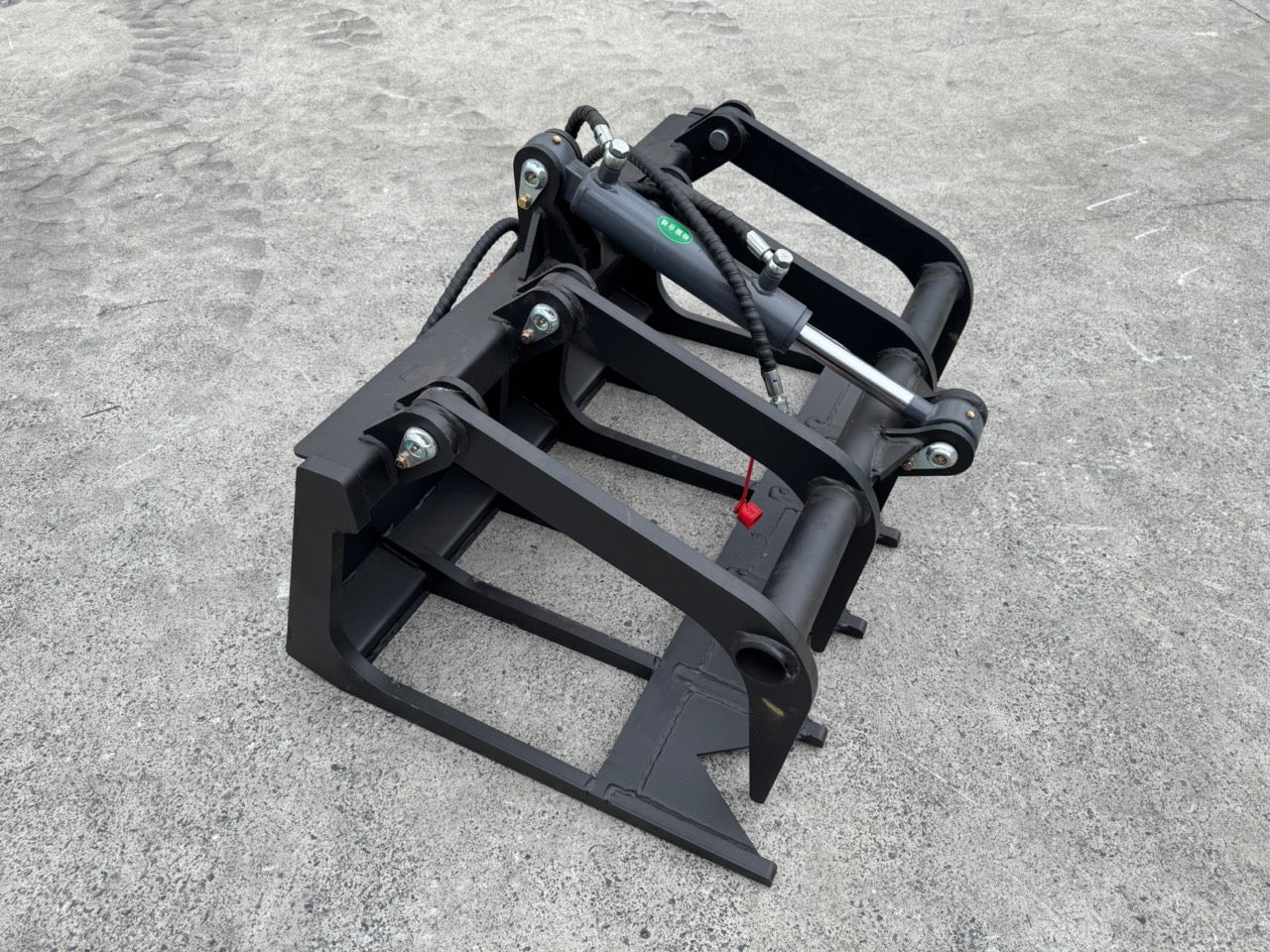 Ozziquip Hydraulic Grapple for Mini Loader