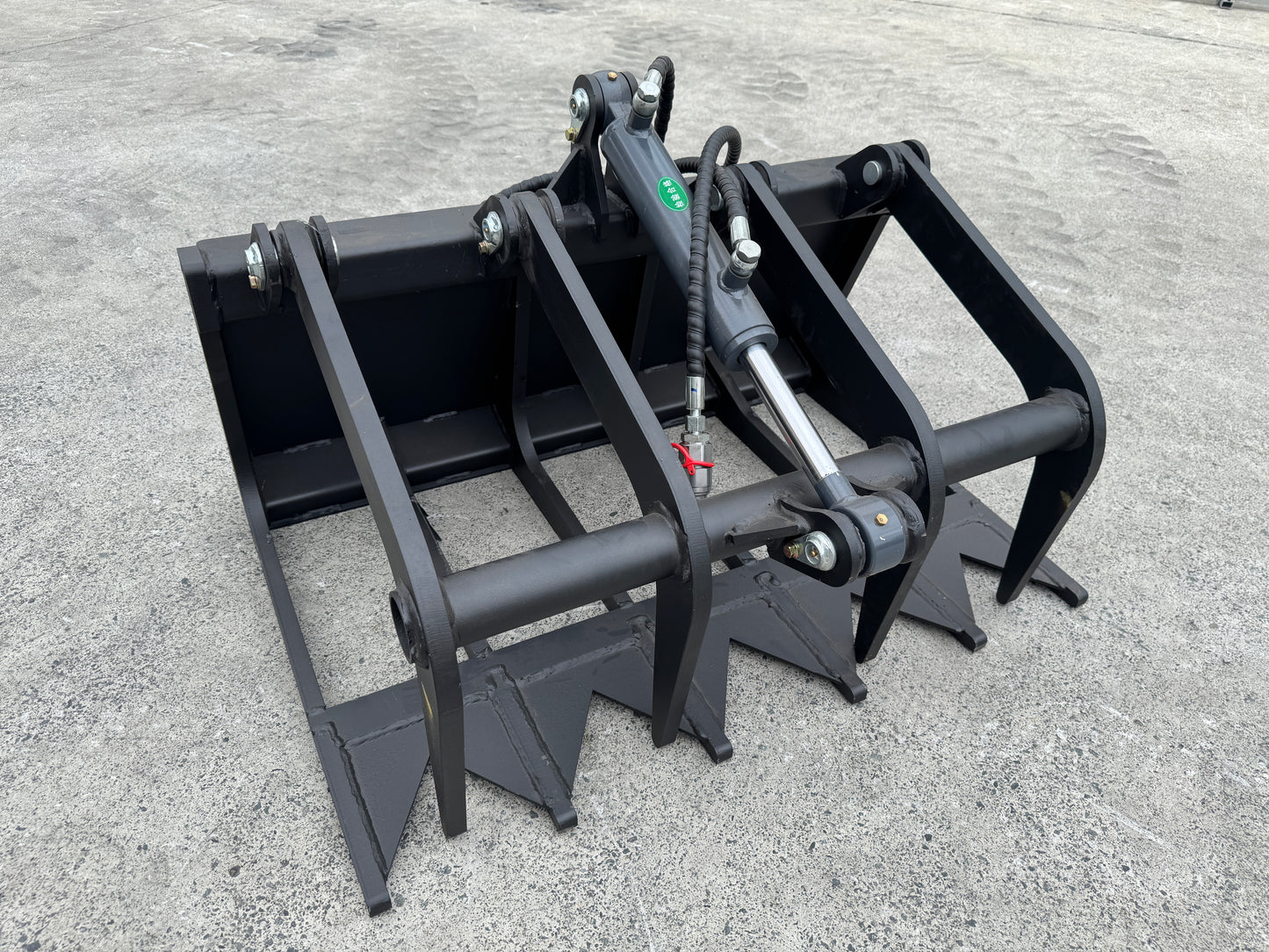 Ozziquip Hydraulic Grapple for Mini Loader