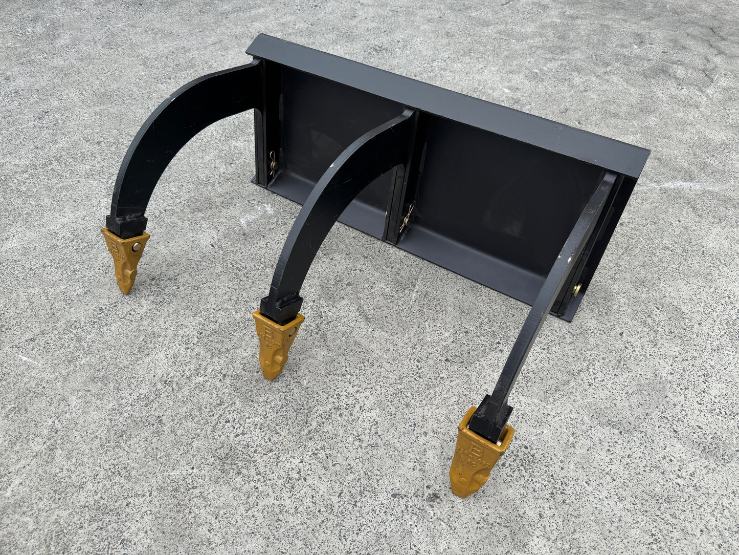 Ozziquip Hydraulic Ripper for Mini Loader