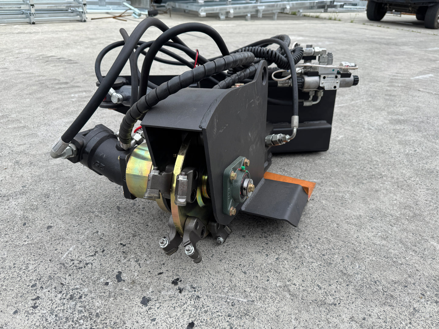 Ozziquip Hydraulic Stump Grinder for Mini Loader