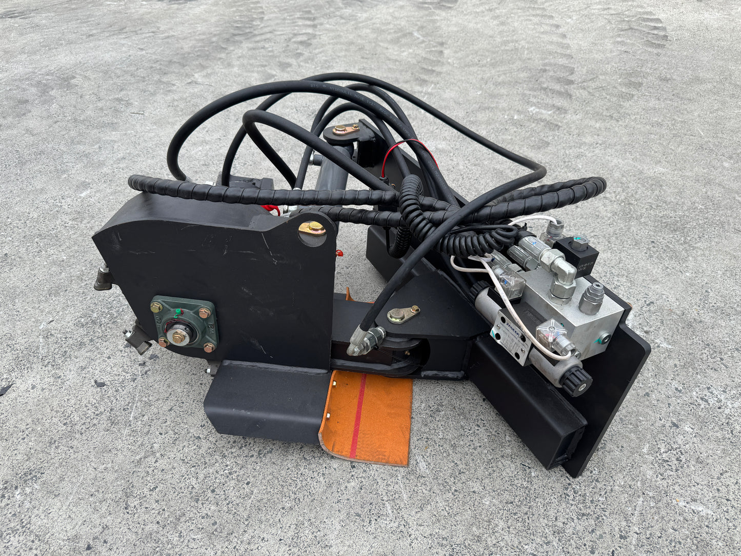 Ozziquip Hydraulic Stump Grinder for Mini Loader