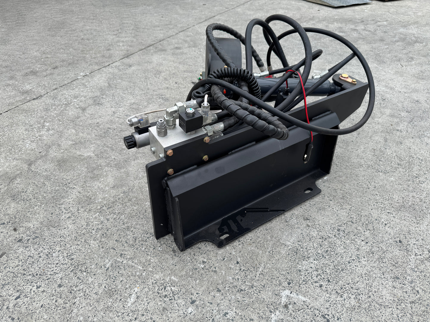 Ozziquip Hydraulic Stump Grinder for Mini Loader