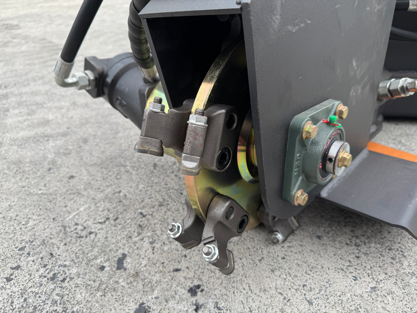 Ozziquip Hydraulic Stump Grinder for Mini Loader