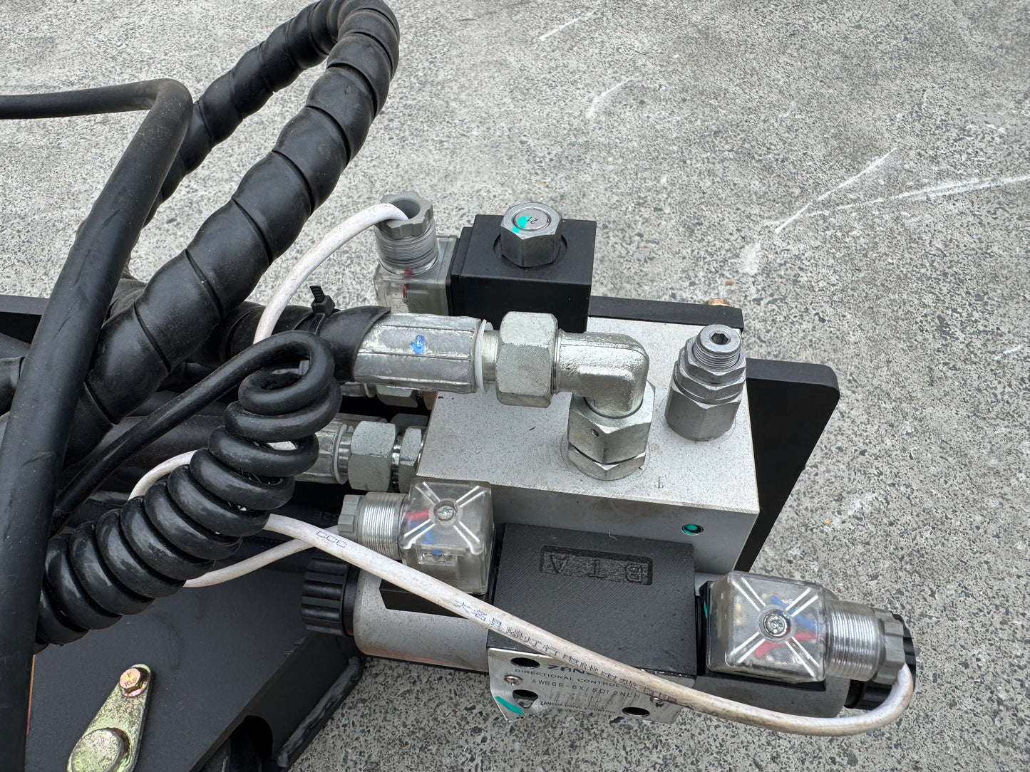 Ozziquip Hydraulic Stump Grinder for Mini Loader