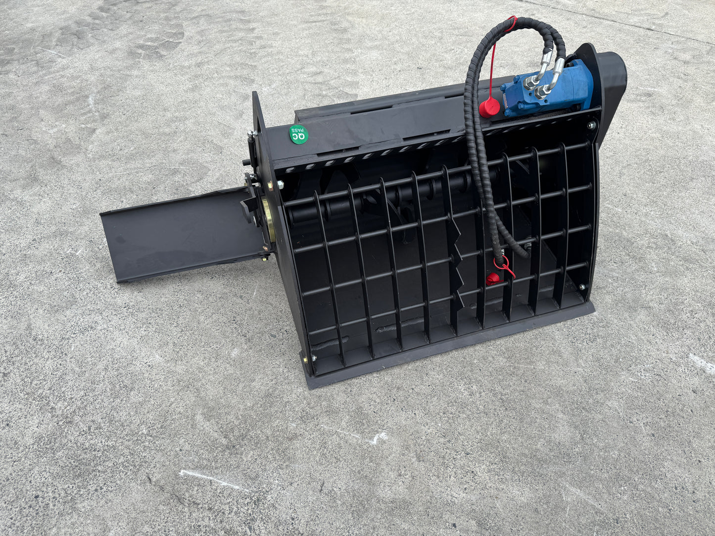 Ozziquip Hydraulic Mixing Bucket for Mini Loader