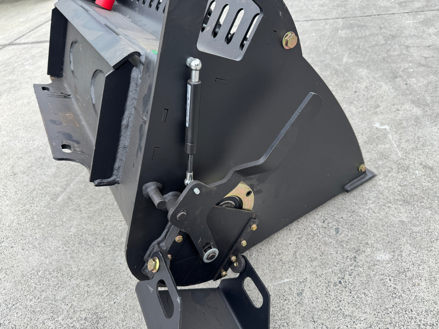 Ozziquip Hydraulic Mixing Bucket for Mini Loader