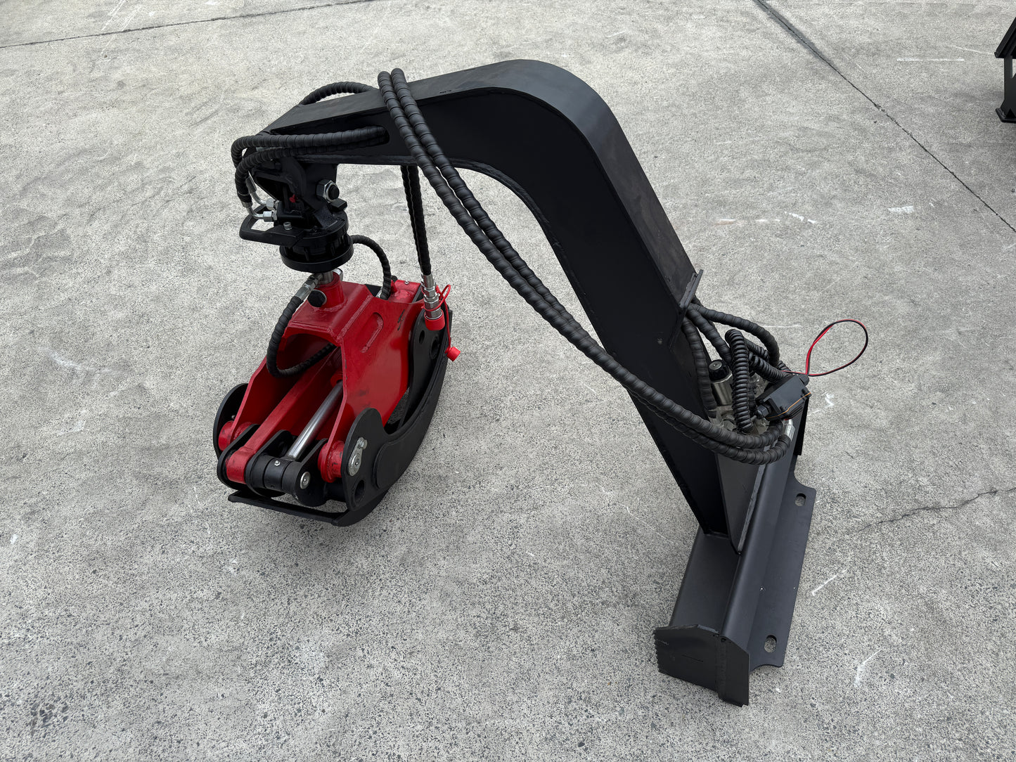 Ozziquip Rotary Grapple for Mini Loader