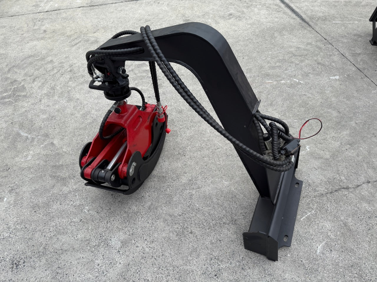 Ozziquip Rotary Grapple for Mini Loader