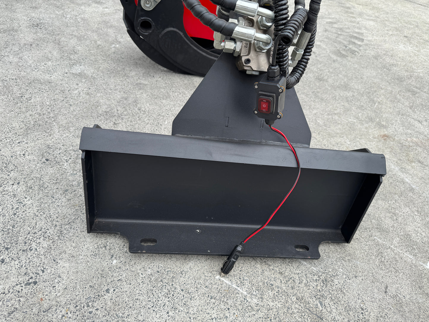 Ozziquip Rotary Grapple for Mini Loader