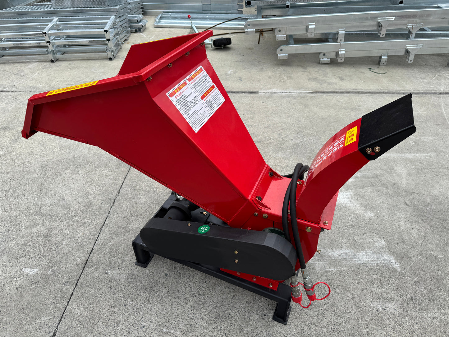 Ozziquip Hydraulic Wood Chipper for Mini Loader