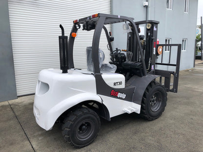 Ozziquip Terrain Forklift 3500kg with 3 Stage Container Mast