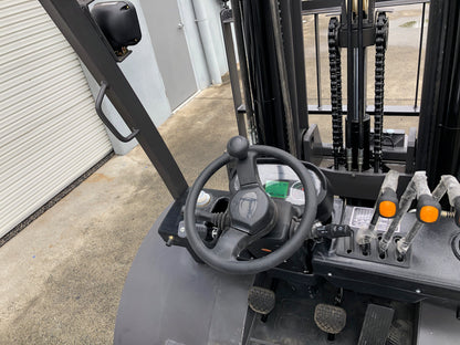 Ozziquip Terrain Forklift 3500kg with 3 Stage Container Mast