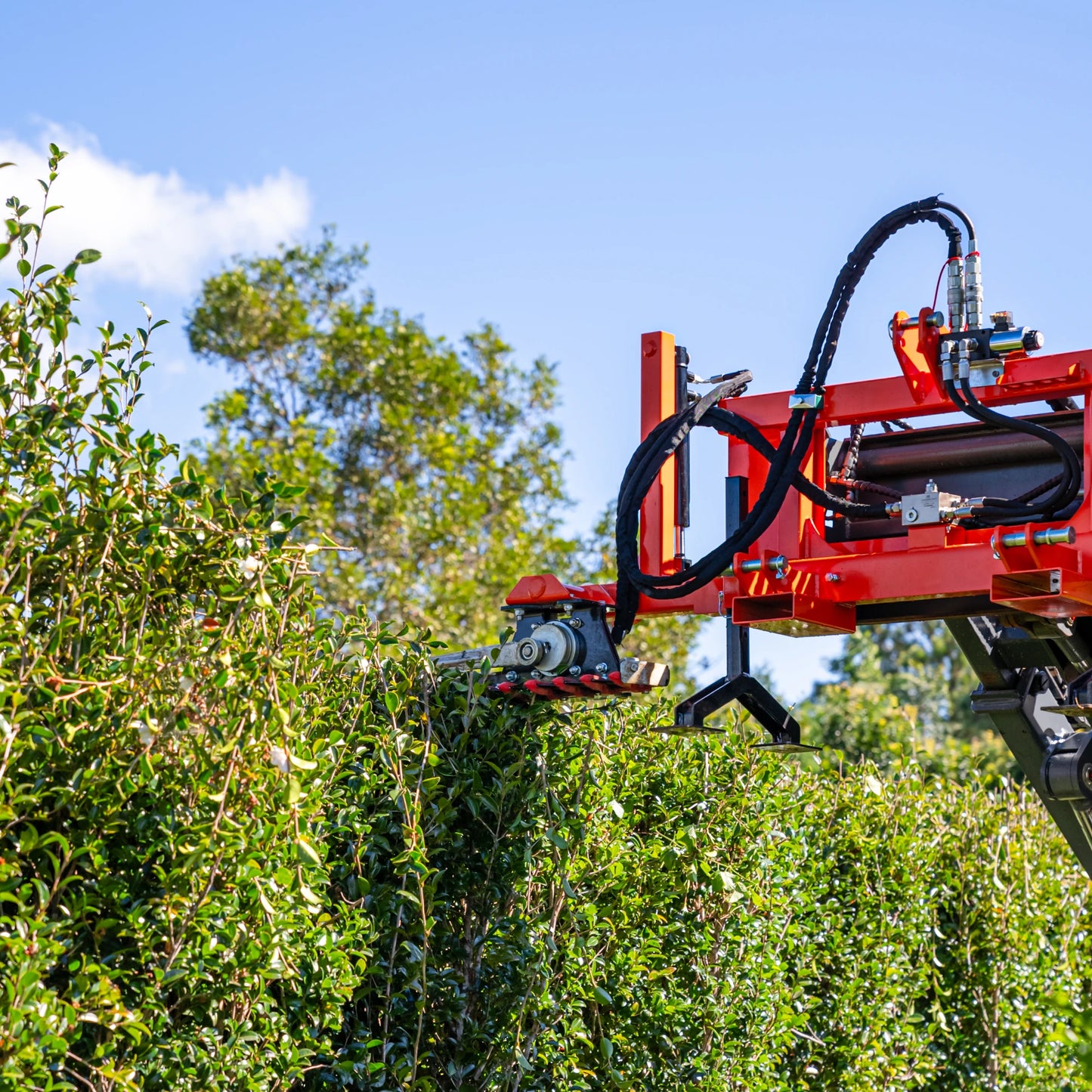Ozziquip Hydraulic Hedge Cutter