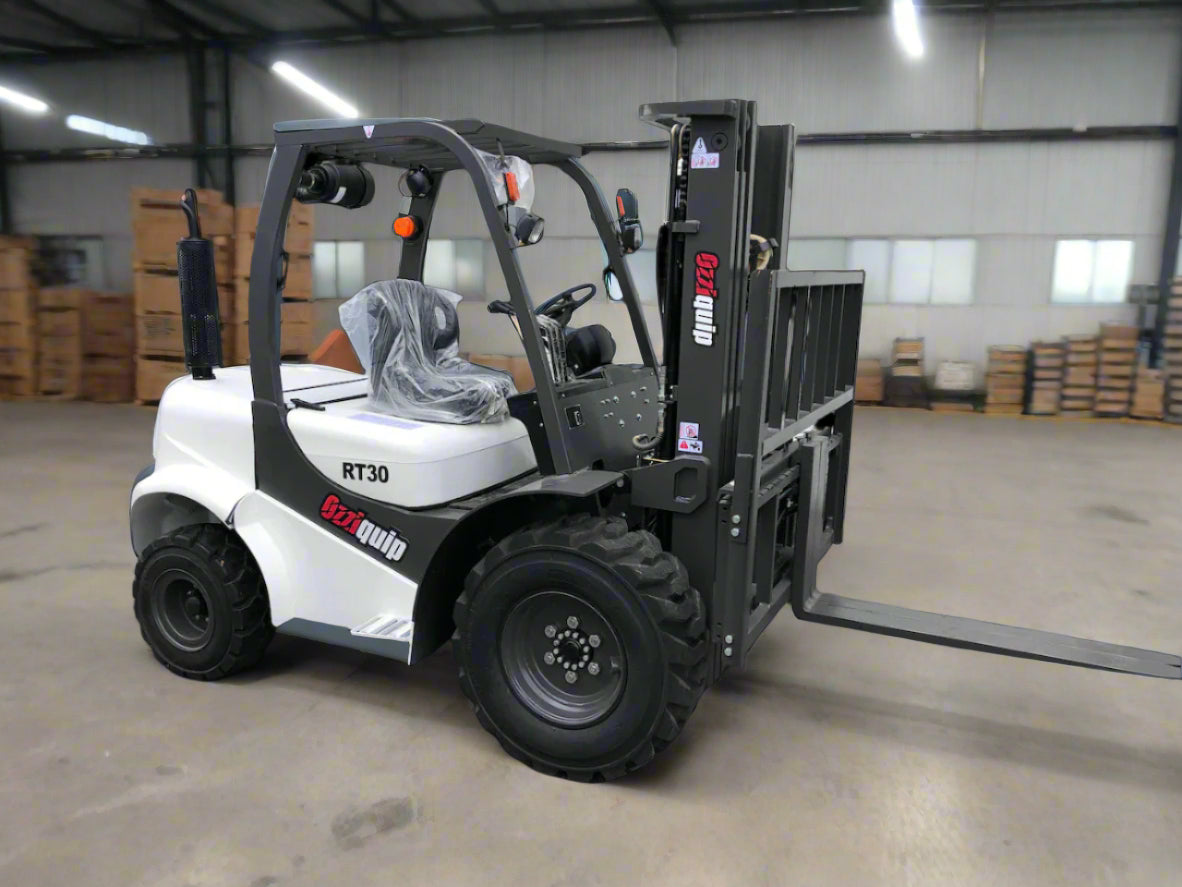 Ozziquip Terrain Forklift 3500kg with 3 Stage Container Mast image 7