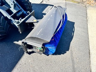 Ozziquip Hydraulic Sweeper (Broom) for Mini Loader
