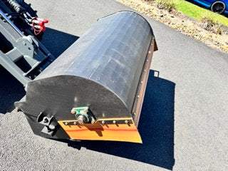 Ozziquip Hydraulic Sweeper Bucket for Mini Loader