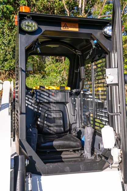 Ozziquip SL730 Skidsteer with Air Con Cab